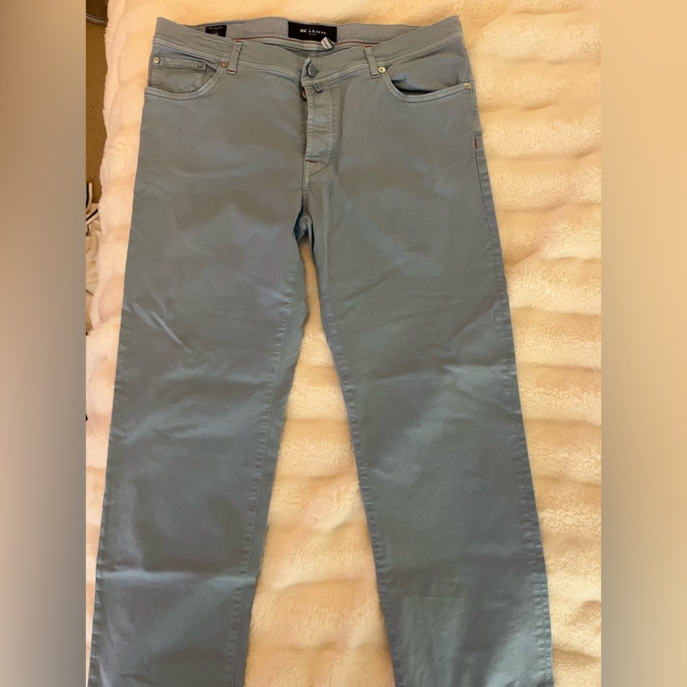 Kiton Gray Slim Jeans Fashion-Forward Style